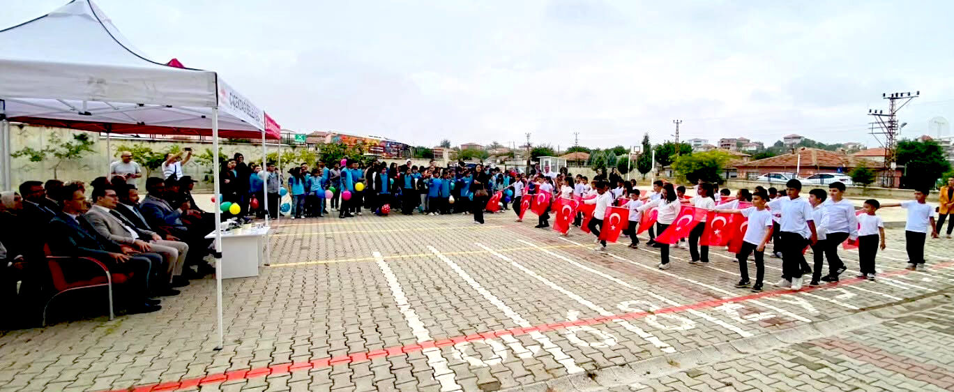 Çiçekdağı’nda İlköğretim Haftası Büyük Bir Coşkuyla Kutlandı (3)