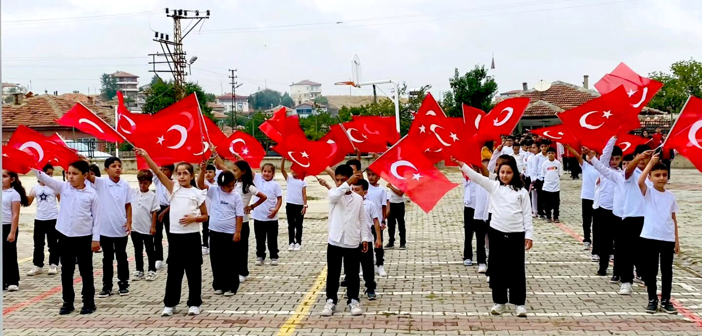 Çiçekdağı’nda İlköğretim Haftası Büyük Bir Coşkuyla Kutlandı (5)