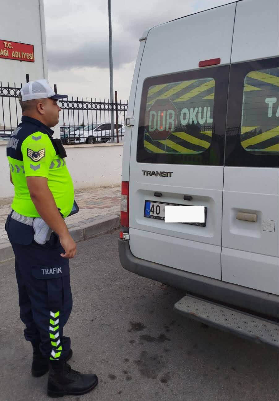 Çiçekdağı’nda Öğrenci Servislerine Sıkı Denetim (3)