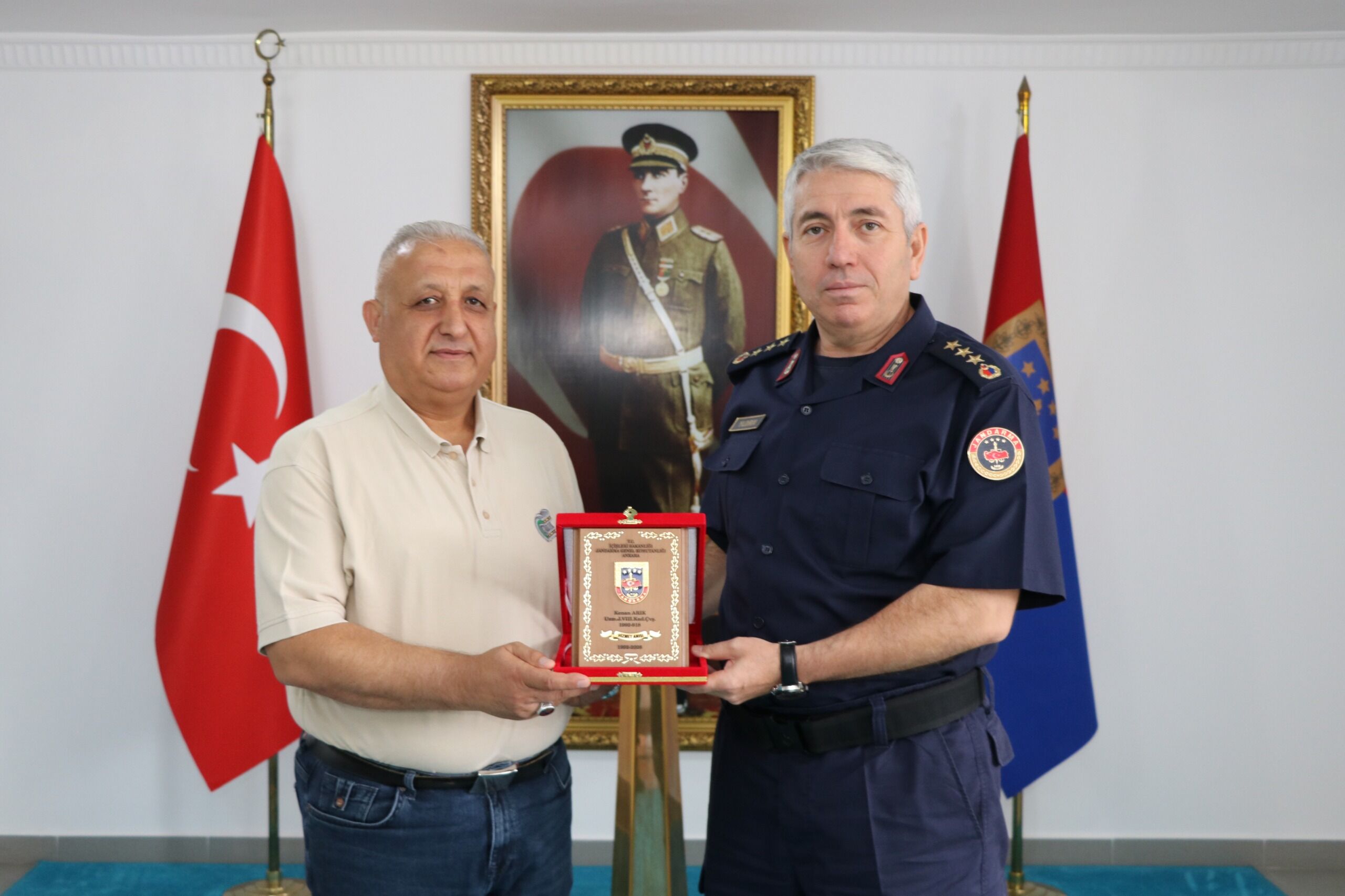 Emekliye Ayrılan Jandarma Personeline Hizmet Belgesi Verildi 11