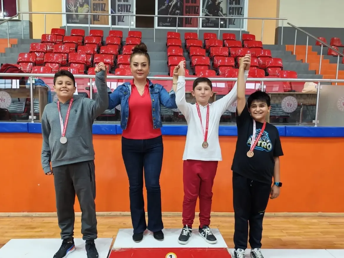 Geleneksel Ahilik Haftası Satranç Turnuvası Büyük Bir Heyecan Ve Centilmenlik Içerisinde Tamaml (3)