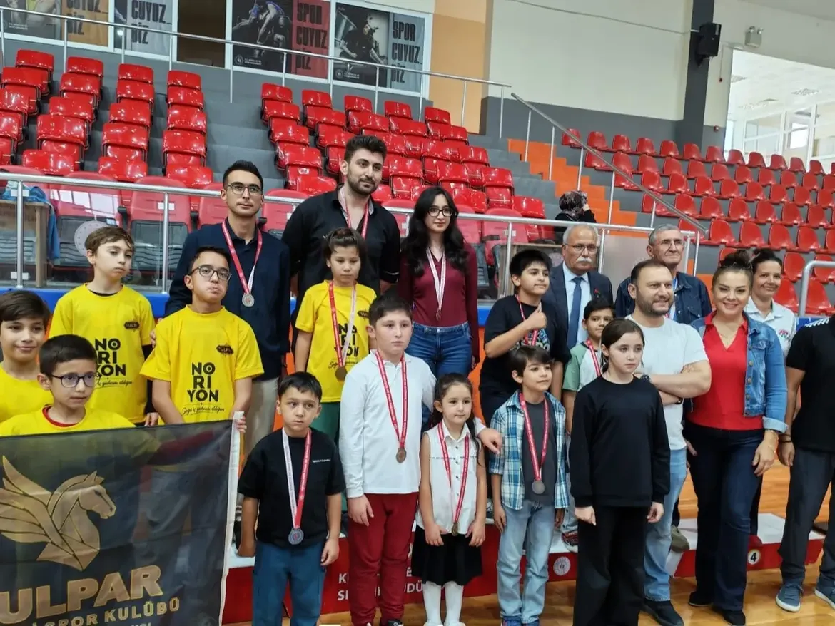 Geleneksel Ahilik Haftası Satranç Turnuvası Büyük Bir Heyecan Ve Centilmenlik Içerisinde Tamaml (4)