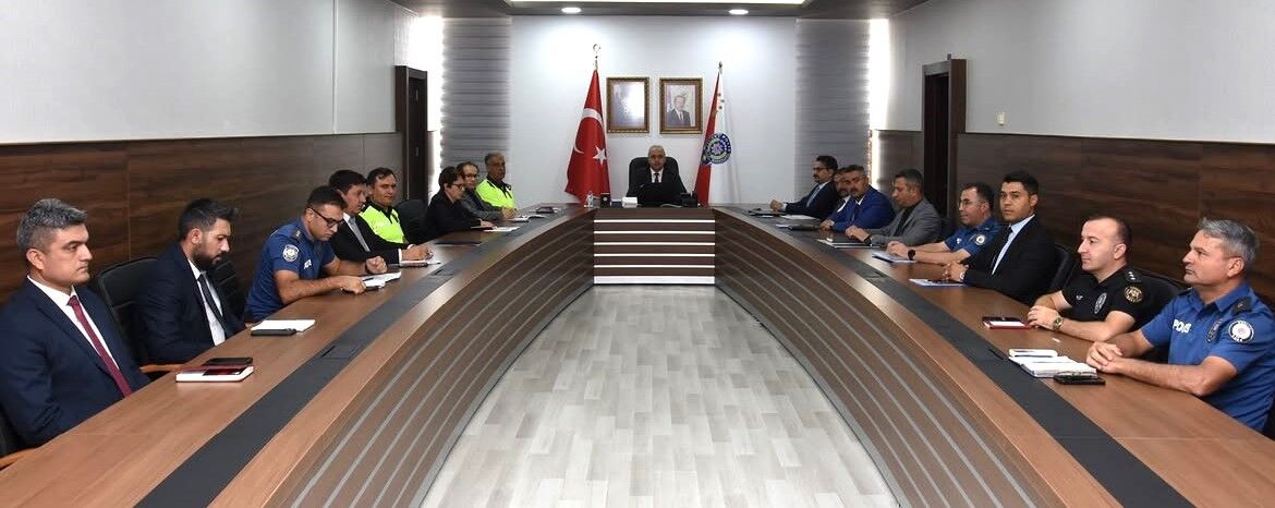 İl Emniyet Müdürü Dr. Mesut Görücü Başkanlığında Kırşehir’de Asayiş Toplantısı (1)