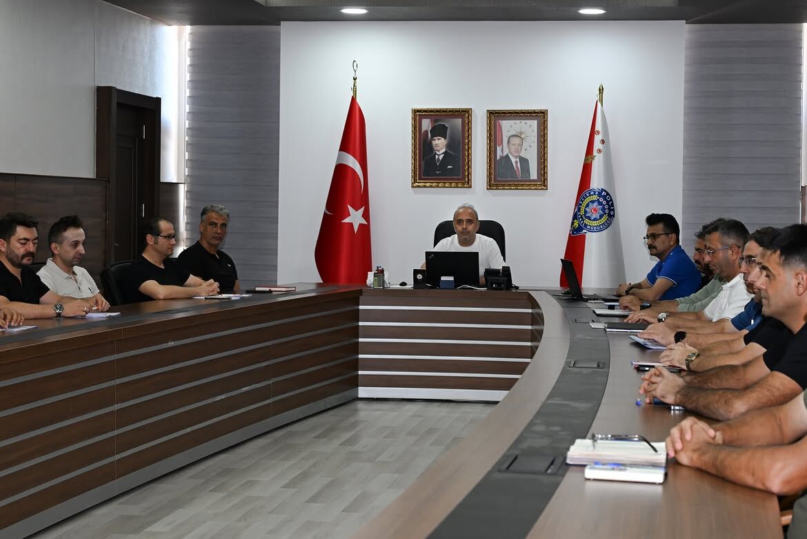 İl Emniyet Müdürümüz Sayın Dr. @Mesutgorucuresmi Başkanlığında, Ilgili Birim Amirlerimizin Katıl (10)