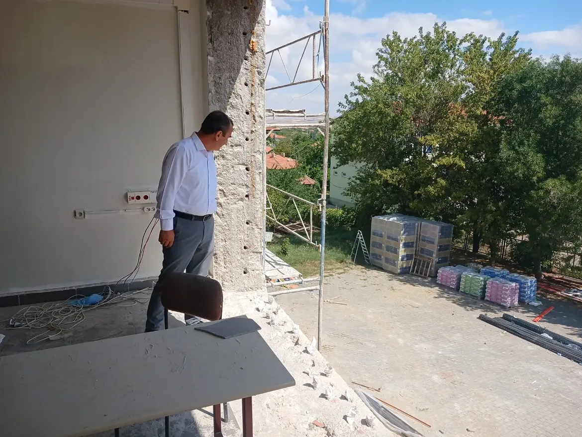 İlçe Milli Eğitim Müdürü Halil İman Ve Şube Müdürü Murat Şahi̇n Ilçemiz Kaman Bilim Ve Sanat Mer (3)