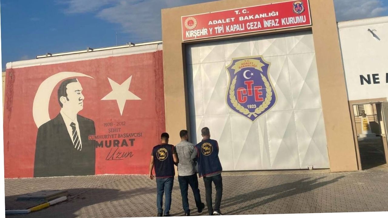 JASAT ekipleri Kırşehir’de aranan şahsı yakaladı