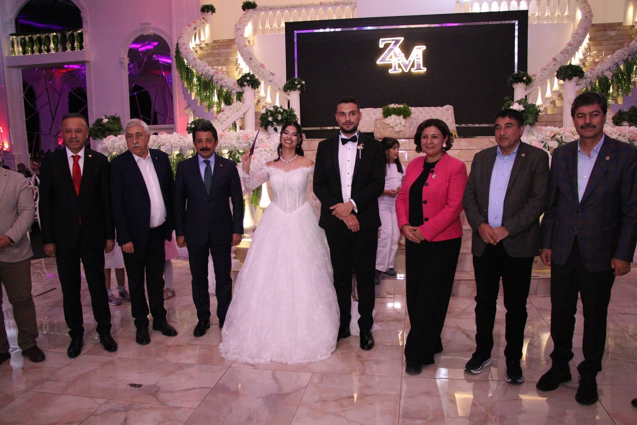 Kırşehir Protokolünü Buluşturan Görkemli Düğün Zeynep Sena Ve Mustafa Kemal Dünya Evine Girdi (11)