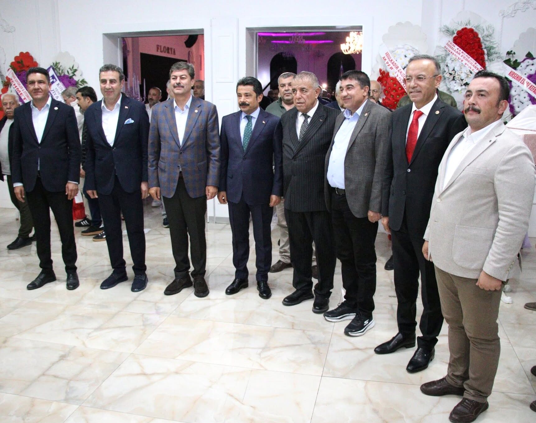 Kırşehir Protokolünü Buluşturan Görkemli Düğün Zeynep Sena Ve Mustafa Kemal Dünya Evine Girdi (12)
