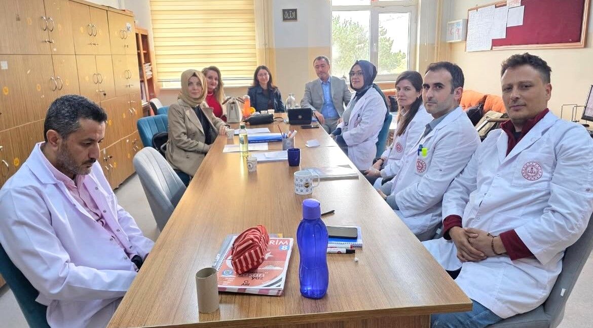 Kırşehir Yeği̇tek Ekibi Akçakent'te Eğitim Için Sahaya Indi (3)