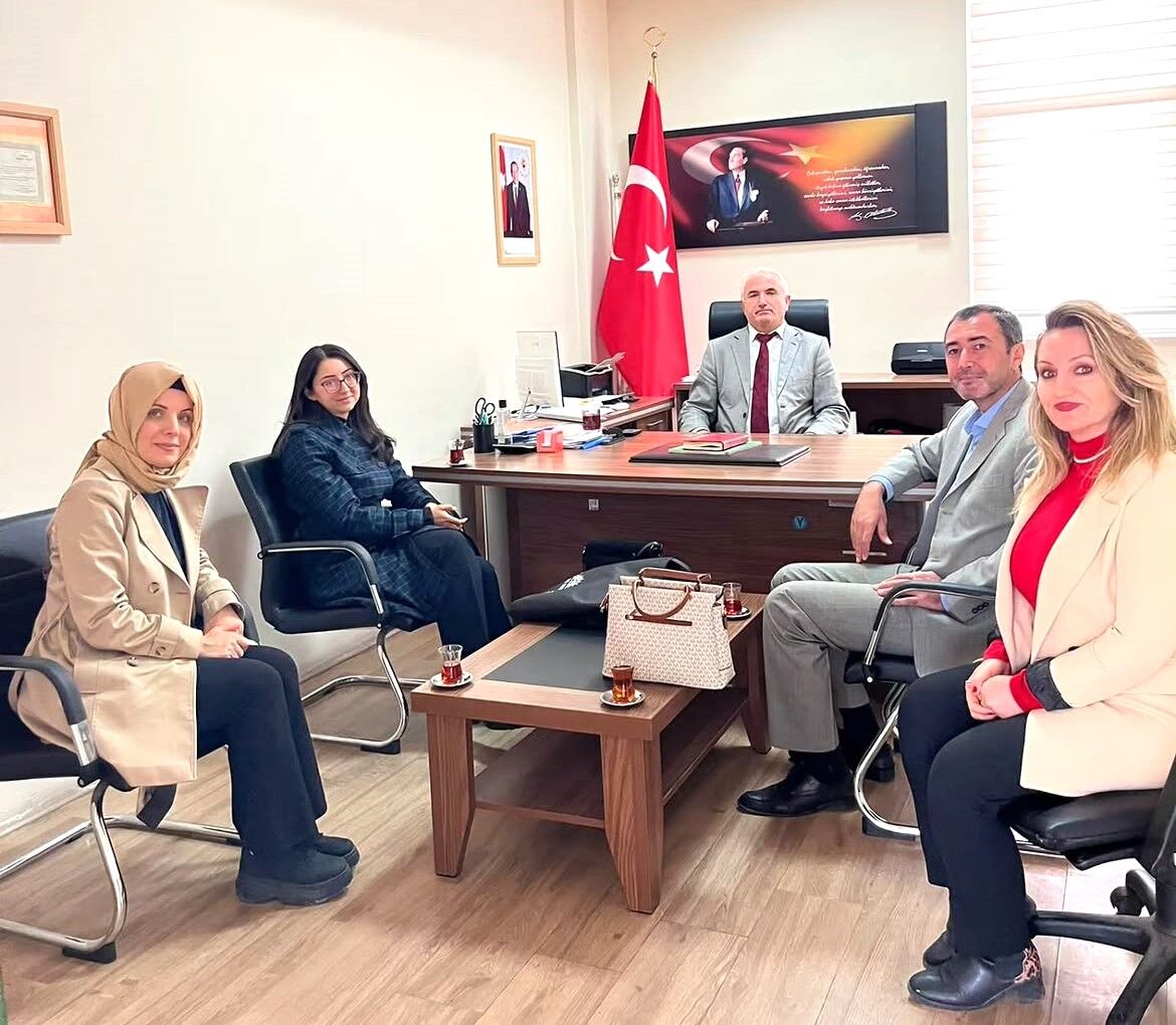 Kırşehir Yeği̇tek Ekibi Akçakent'te Eğitim Için Sahaya Indi (5)