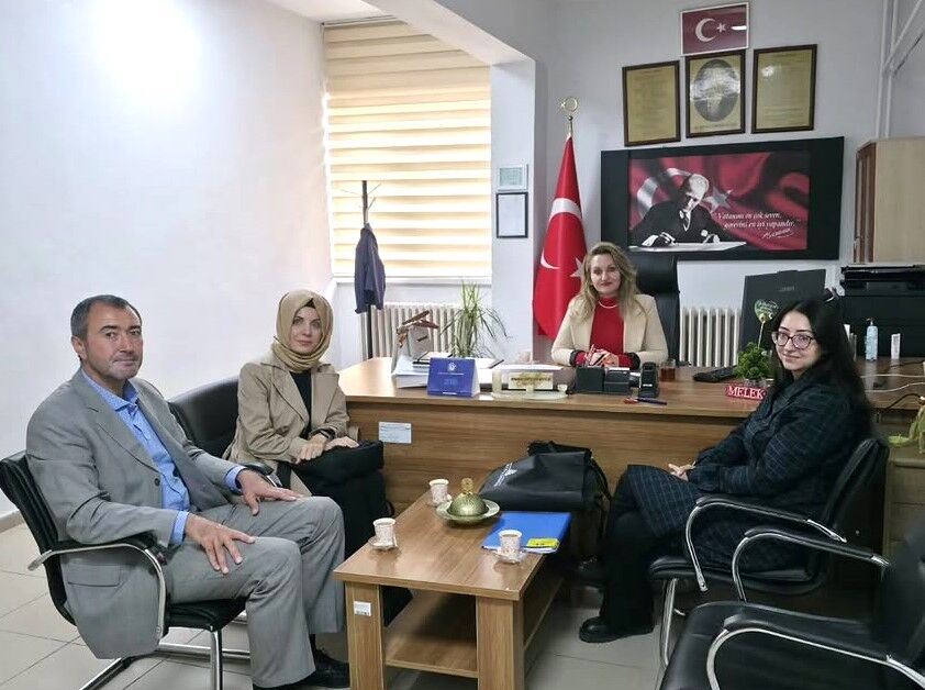 Kırşehir Yeği̇tek Ekibi Akçakent'te Eğitim Için Sahaya Indi (6)