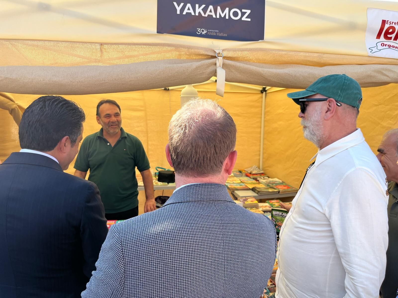 Kırşehir’de Ahi Kitap Fuarı Açıldı! Öğrencilere Kitap Hediye Çeki Verildi (6)