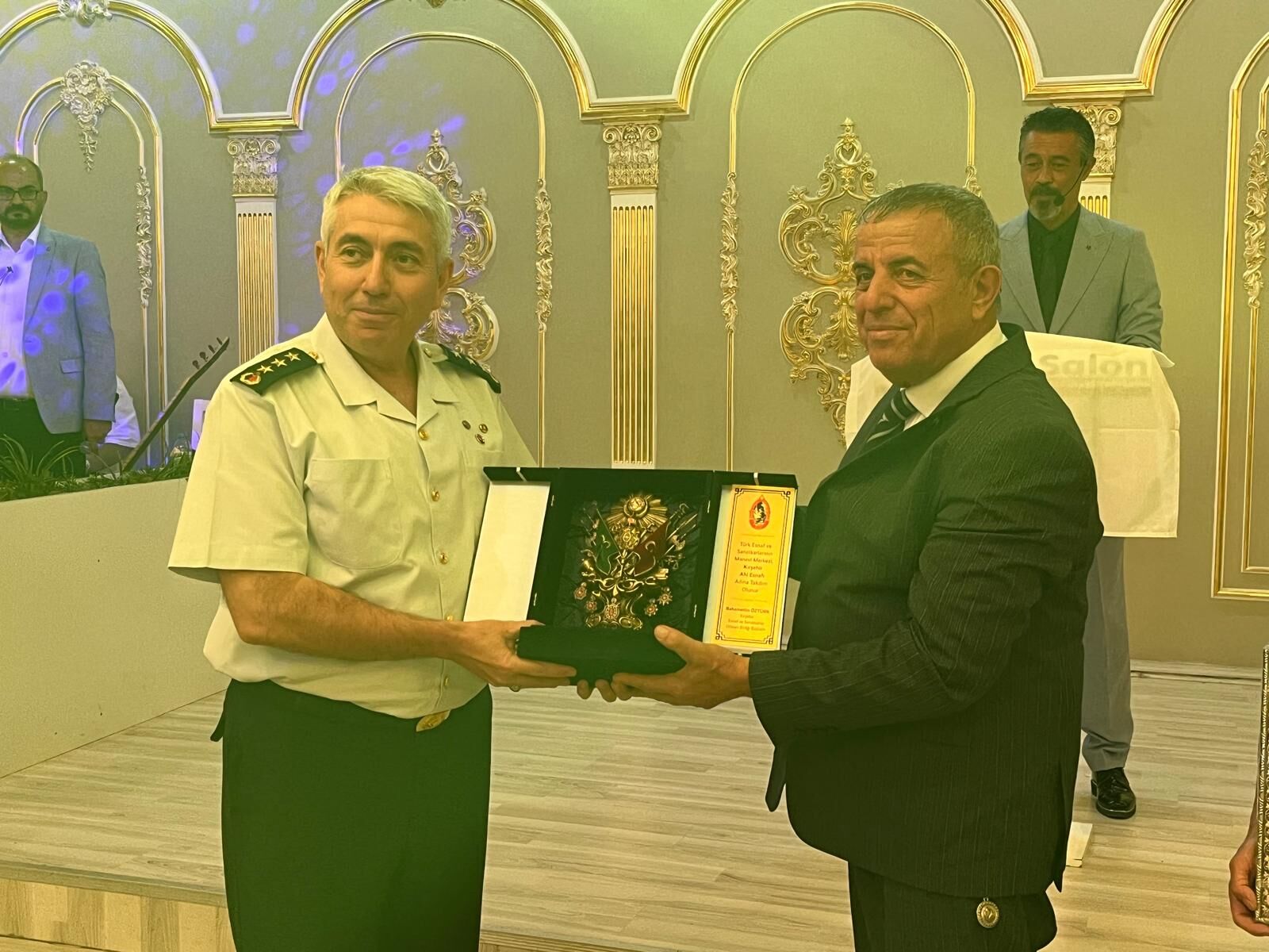 Kırşehir’de Esnaf Gecesi Düzenlendi, Yılın Esnaflarına Üstün Hizmet Belgesi Verildi (12)