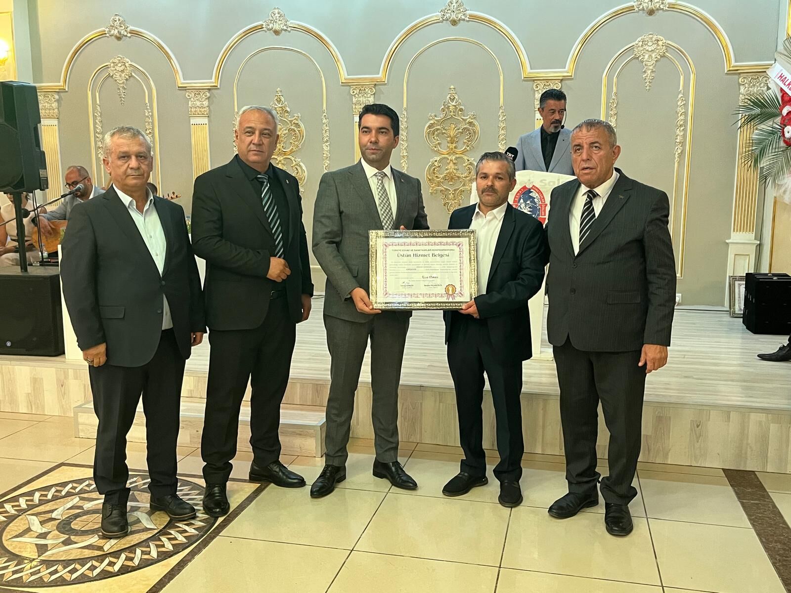 Kırşehir’de Esnaf Gecesi Düzenlendi, Yılın Esnaflarına Üstün Hizmet Belgesi Verildi (15)