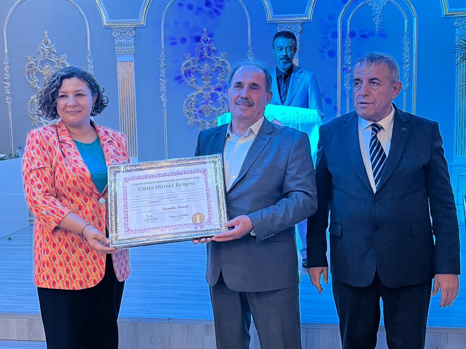 Kırşehir’de Esnaf Gecesi Düzenlendi, Yılın Esnaflarına Üstün Hizmet Belgesi Verildi (17)