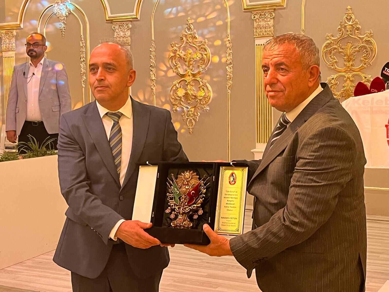 Kırşehir’de Esnaf Gecesi Düzenlendi, Yılın Esnaflarına Üstün Hizmet Belgesi Verildi (26)