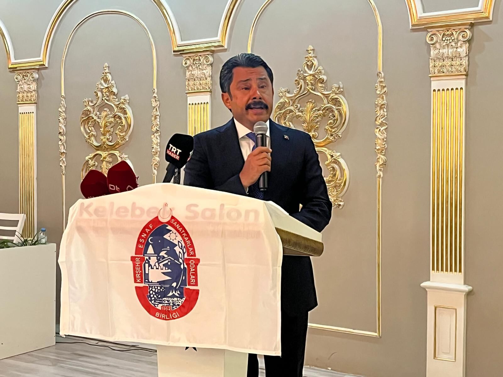 Kırşehir’de Esnaf Gecesi Düzenlendi, Yılın Esnaflarına Üstün Hizmet Belgesi Verildi (5)