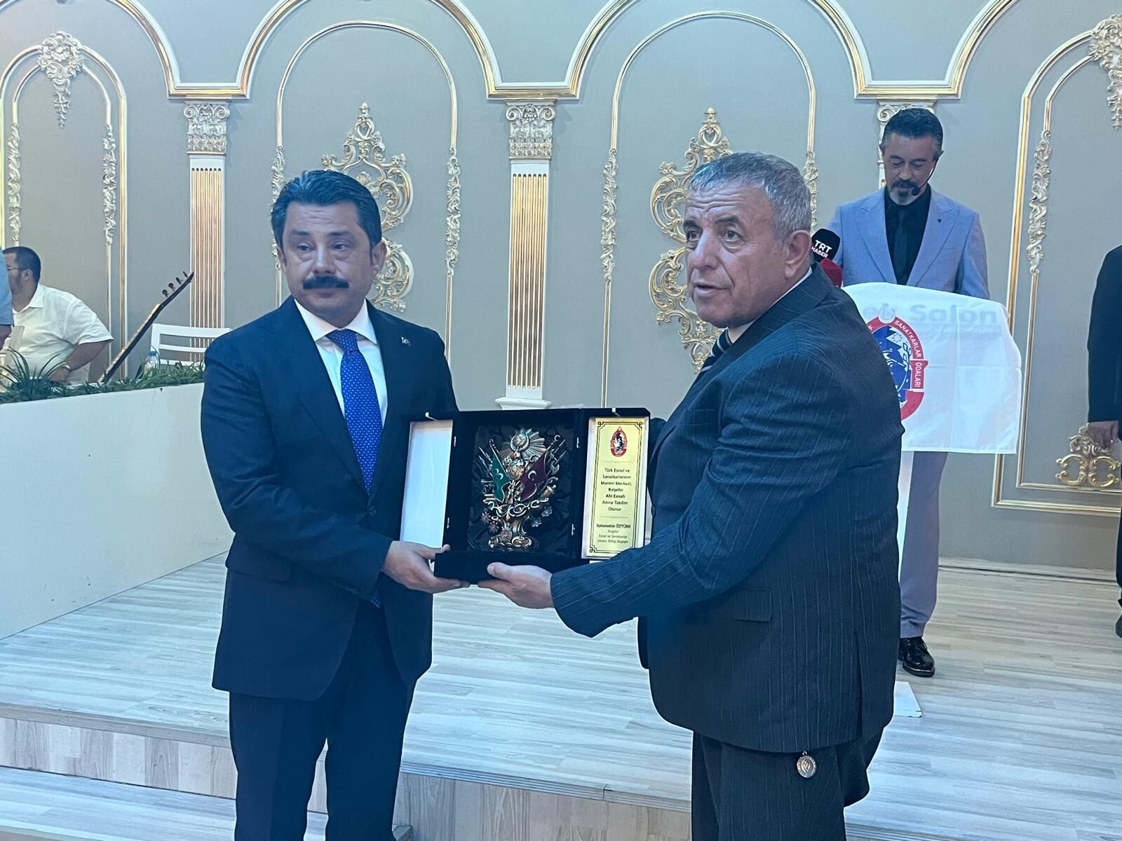 Kırşehir’de Esnaf Gecesi Düzenlendi, Yılın Esnaflarına Üstün Hizmet Belgesi Verildi (7)