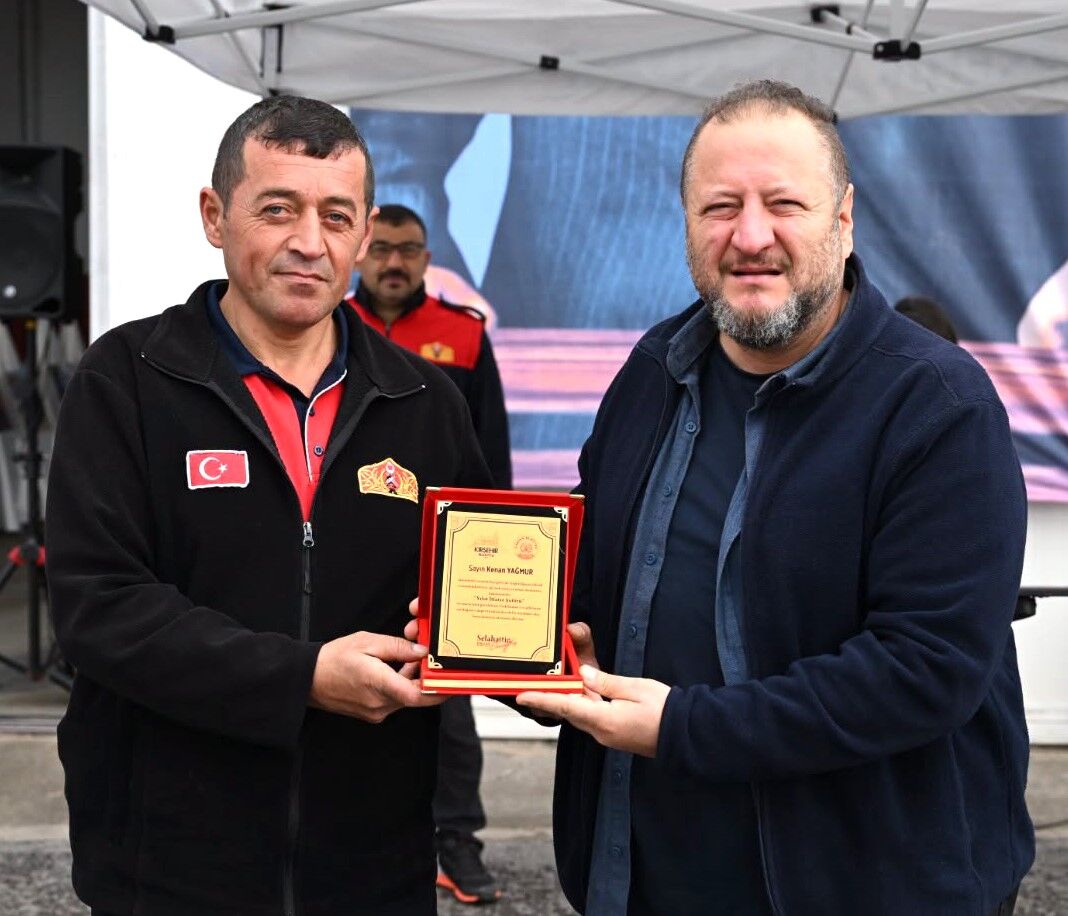 Kırşehir’de İtfaiye Haftası Kutlandı Yılın Itfaiyecileri Plaketle Ödüllendirildi (2)