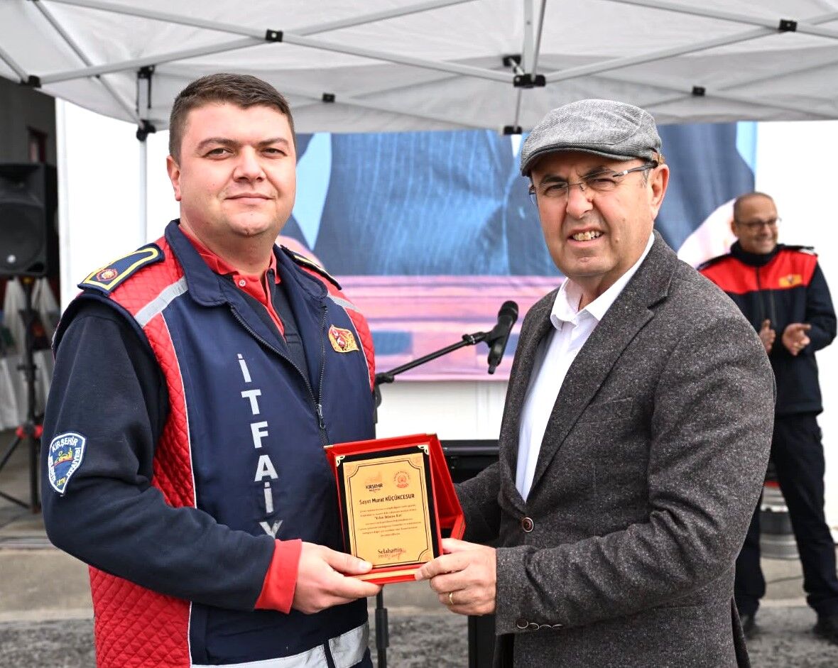 Kırşehir’de İtfaiye Haftası Kutlandı Yılın Itfaiyecileri Plaketle Ödüllendirildi (7)