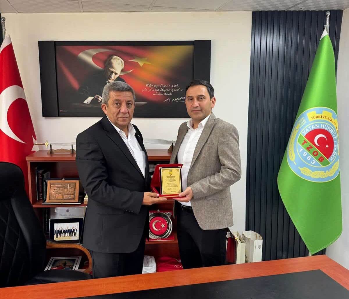 Kırşehir’de Mevlüt Toprak’a Plaket Takdim Edildi
