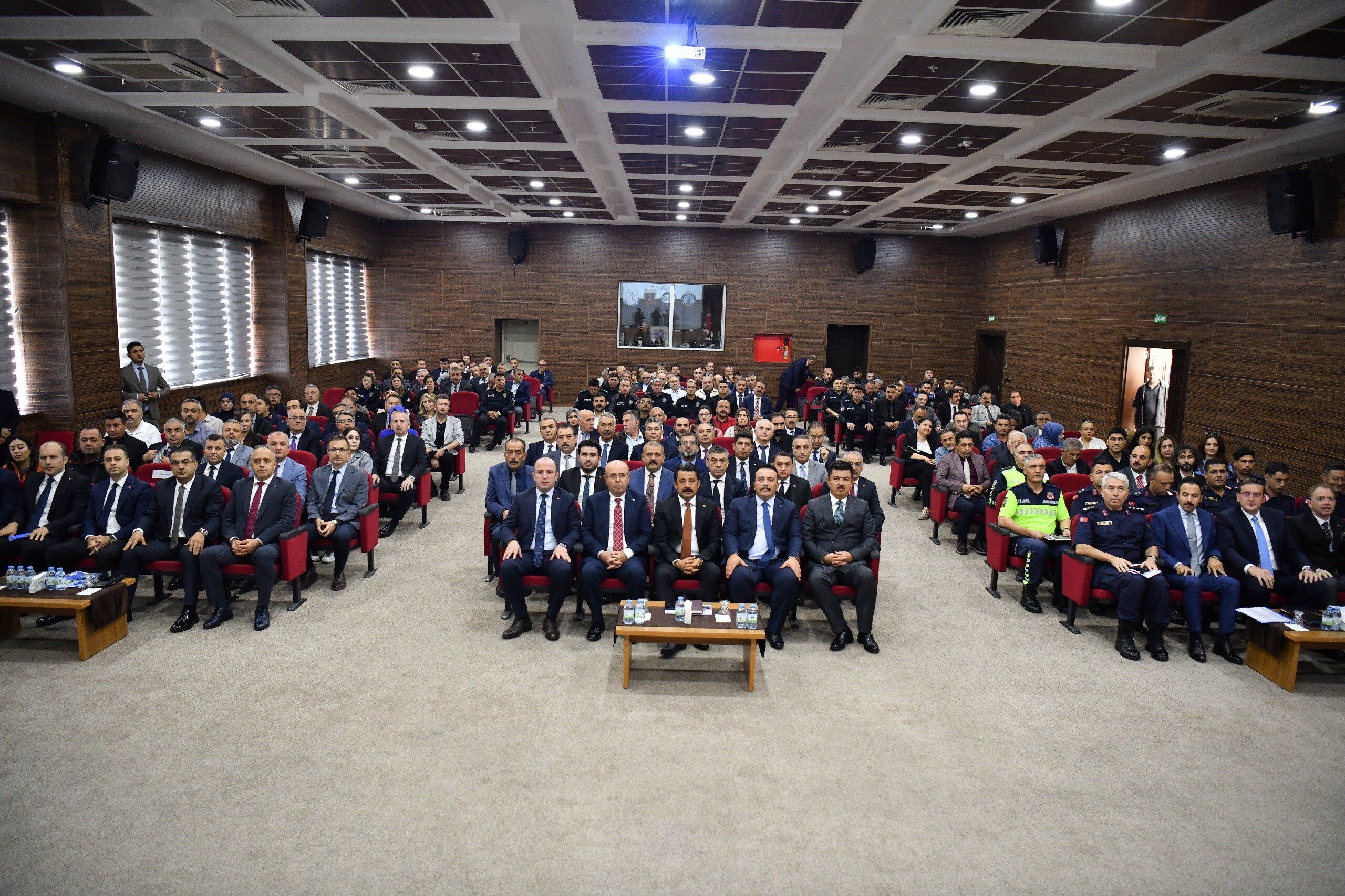 Kırşehir’de Öğrencilerin Güvenliği Için Kurum Amirleri Bir Araya Geldi