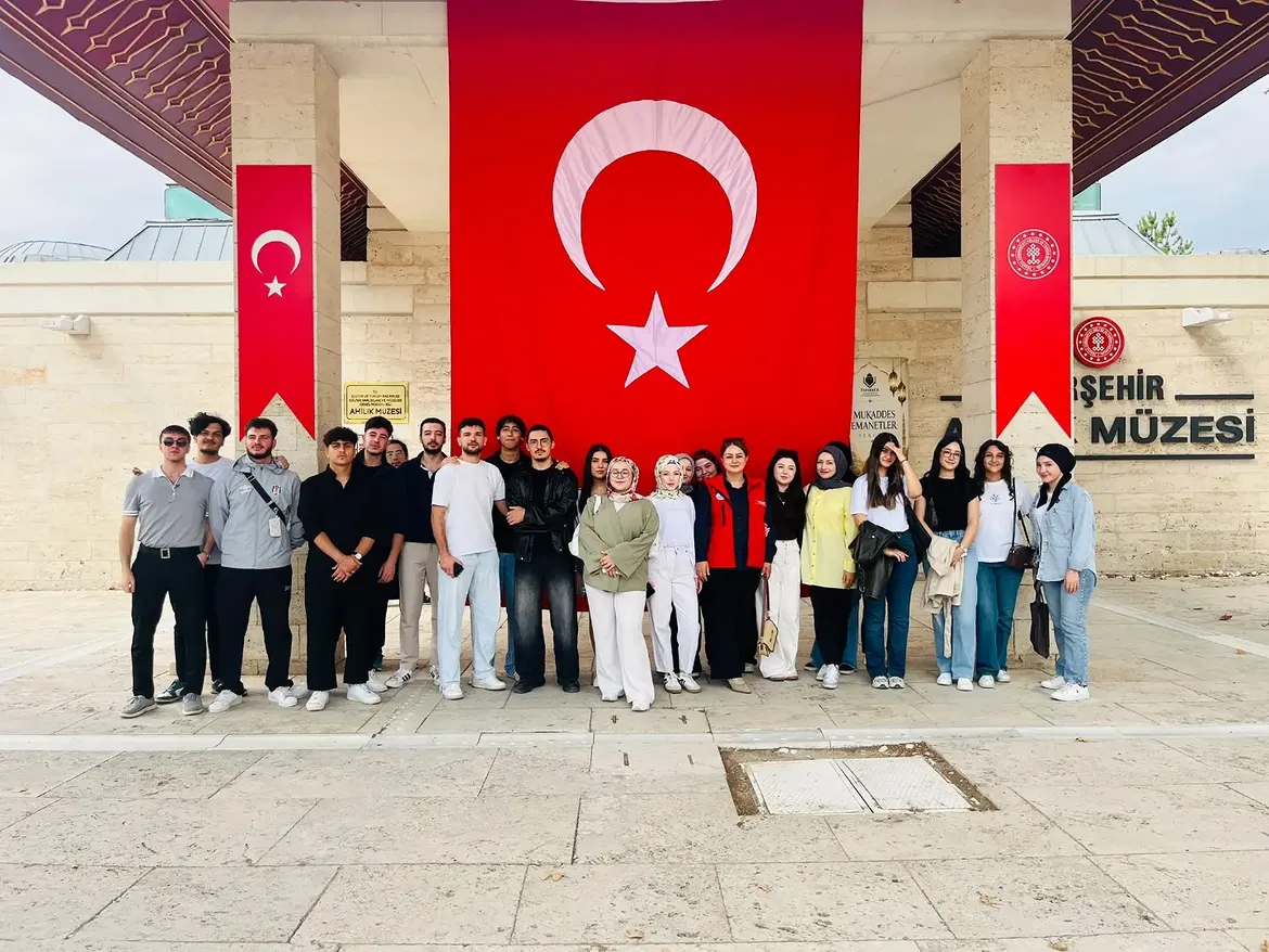 Kırşehir’e Yeni Gelen Gençler Şehrin Tarihini Yakından Tanıdı 3