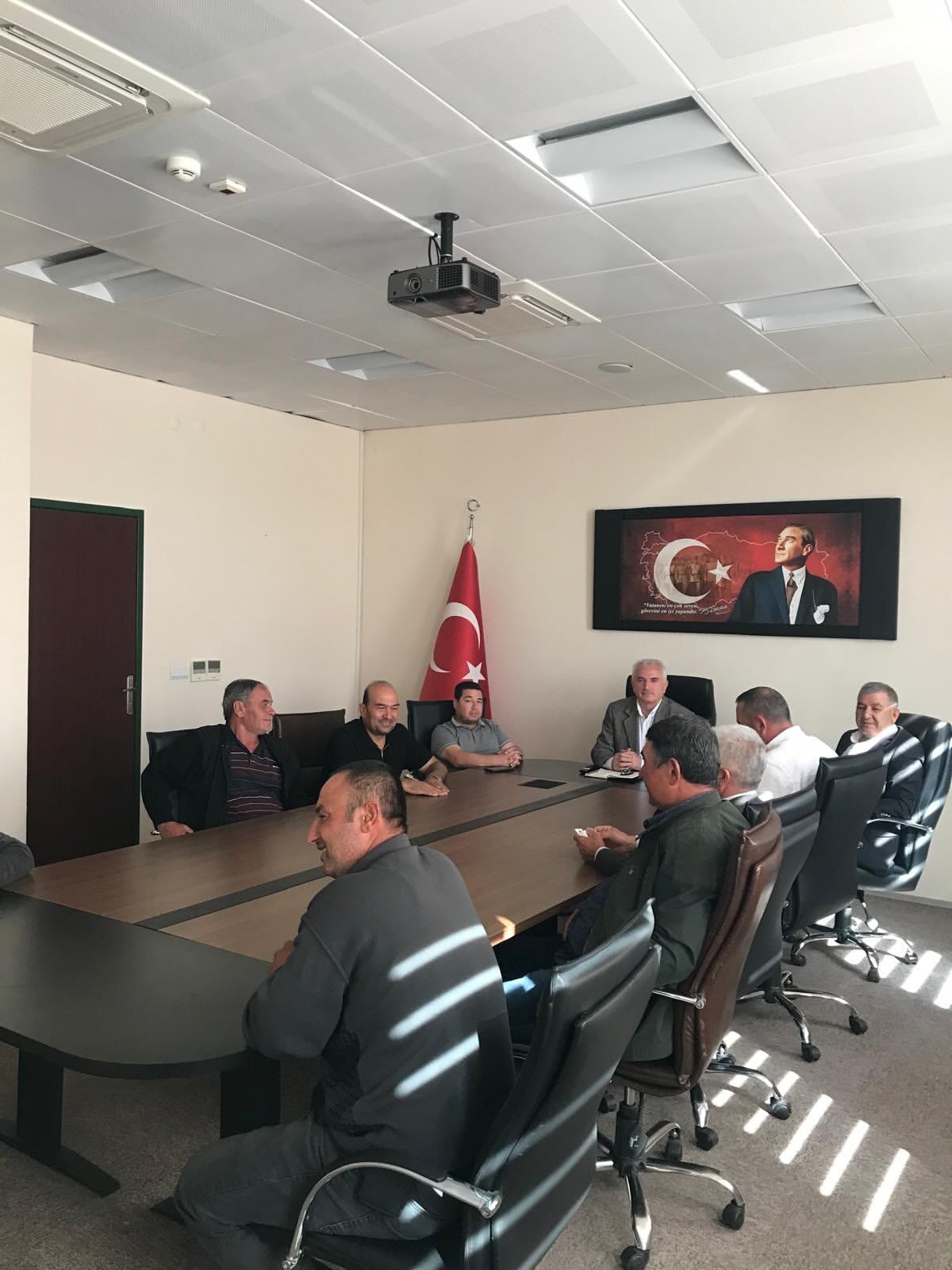 Servi̇s Taşimaciliği Yapan Şoförlerle Değerlendi̇rme Toplantisi Gerçekleşti̇ri̇ldi̇.📌İlçe Millî Eğit (1)