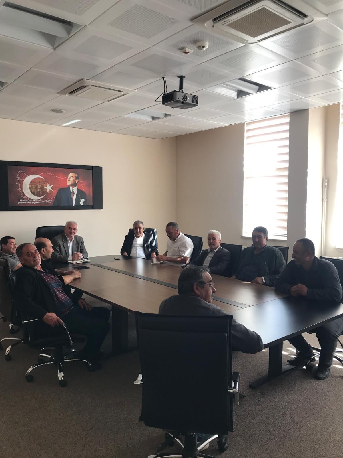 Servi̇s Taşimaciliği Yapan Şoförlerle Değerlendi̇rme Toplantisi Gerçekleşti̇ri̇ldi̇.📌İlçe Millî Eğit (2)