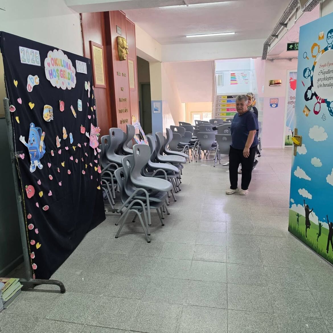 Sınıflarımız Yeni Eğitim Öğretim Yılına Yepyeni Bir Görünümle Hazır! 📚✨ Okulumuza Ulaştırılan Y (1)