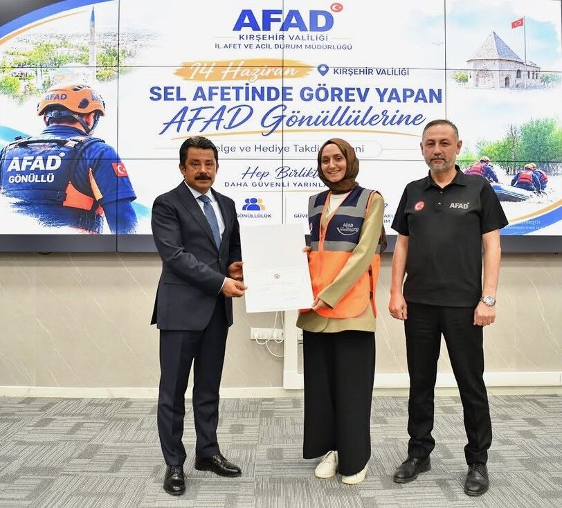 Vali Demiryürek’ten Kırşehir’de Sel Sonrası Dayanışmanın Kahramanlarına Teşekkür (10)