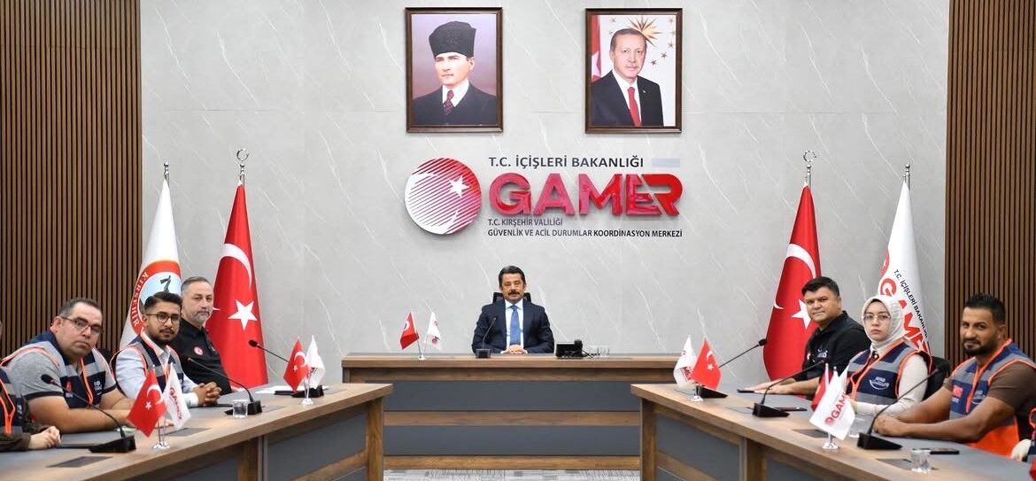 Vali Demiryürek’ten Kırşehir’de Sel Sonrası Dayanışmanın Kahramanlarına Teşekkür (3)
