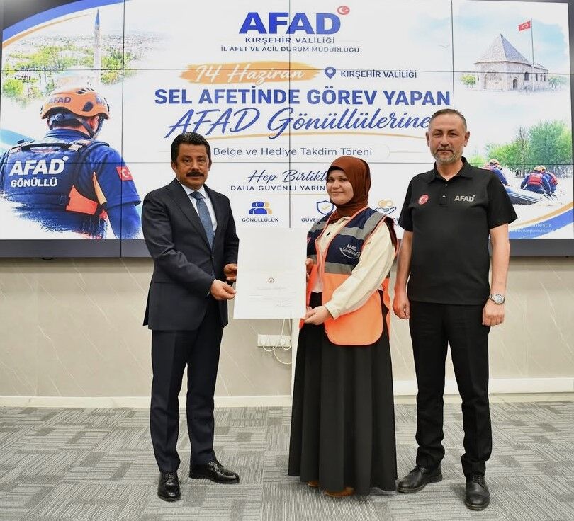 Vali Demiryürek’ten Kırşehir’de Sel Sonrası Dayanışmanın Kahramanlarına Teşekkür (8)