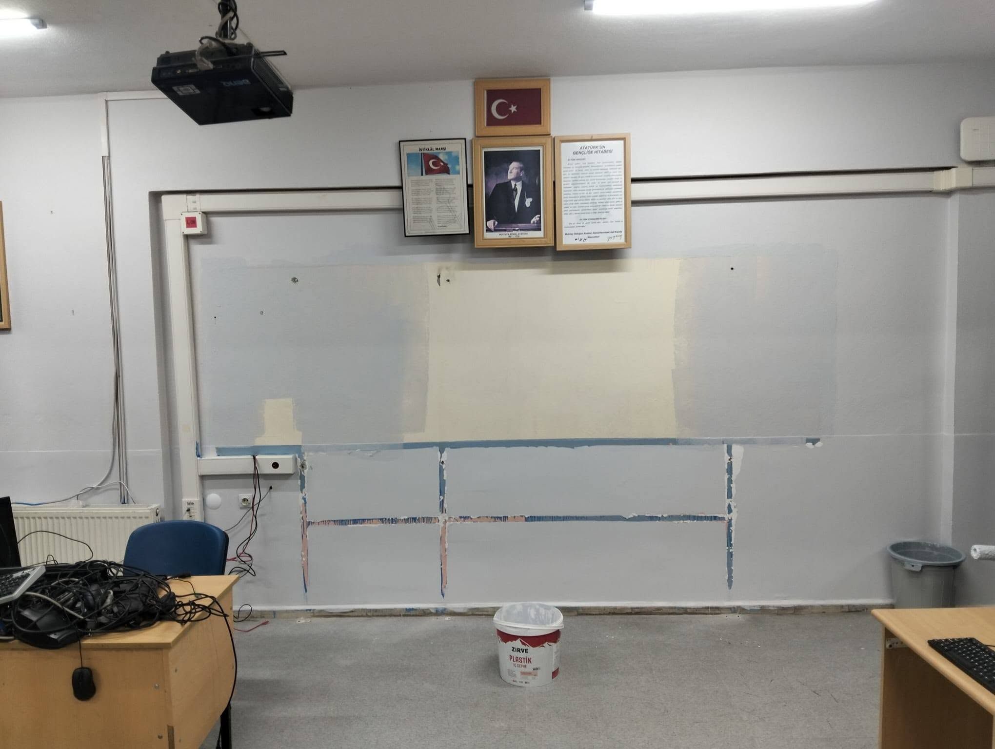 848482152 4458377501143991 8481775777965324859 N
