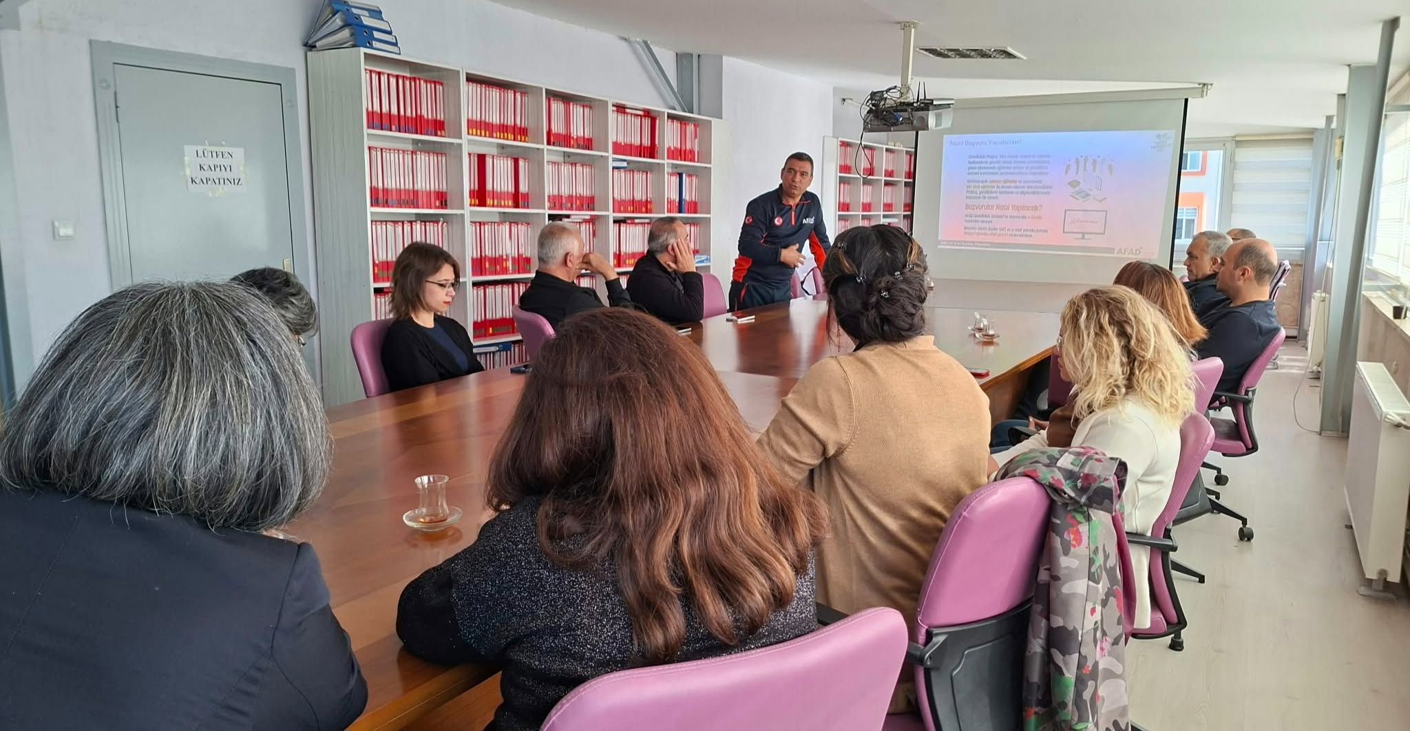 Afad Dört Kamu Kurumunun Personeli Ile Bir Arada 4