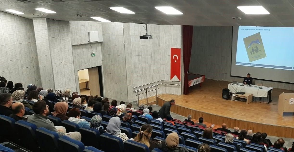 Afad Dört Kamu Kurumunun Personeli Ile Bir Arada