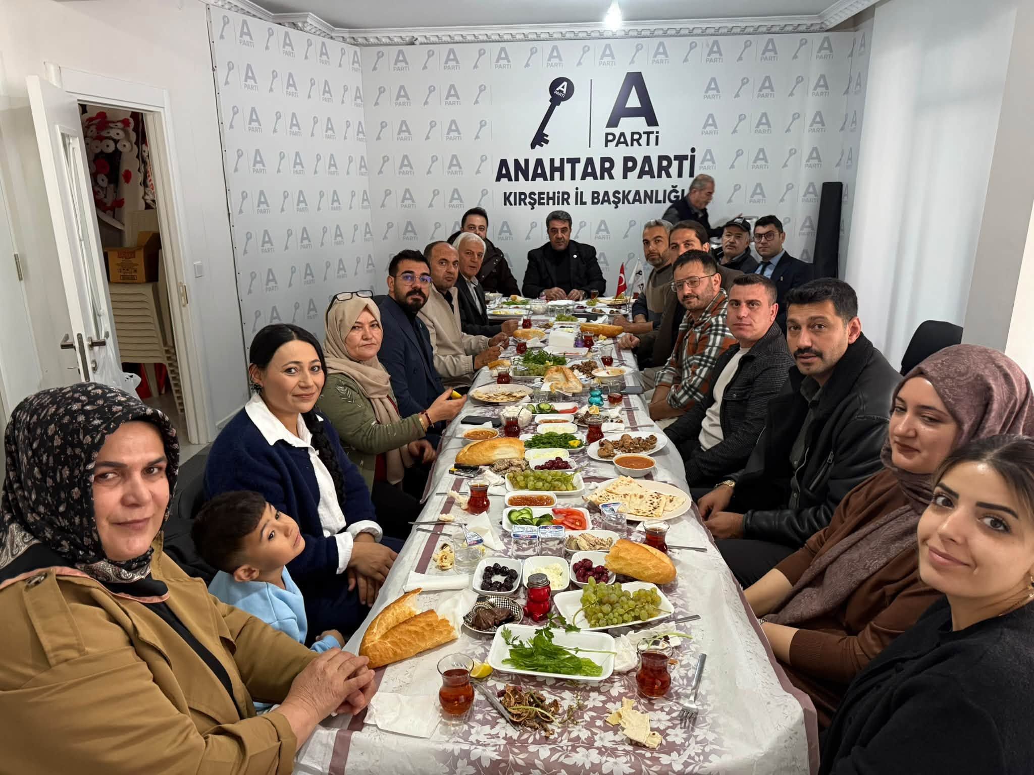 Anahtar Parti Kırşehir Teşkilatı Kahvaltı Programında Buluştu 1