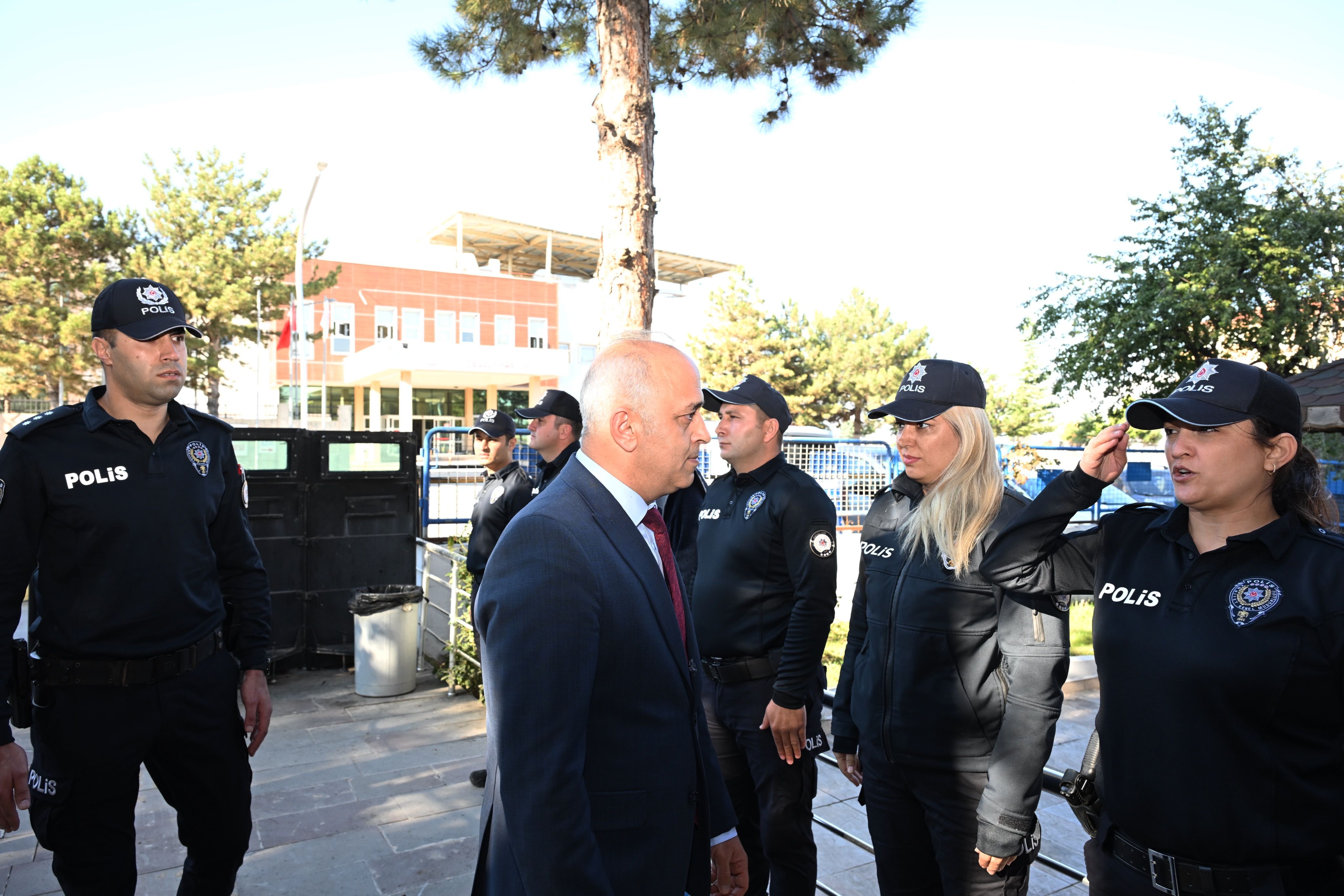 Çiçekdağı Emniyet Amirliği Binasında Çalışmalar Sürüyor 4