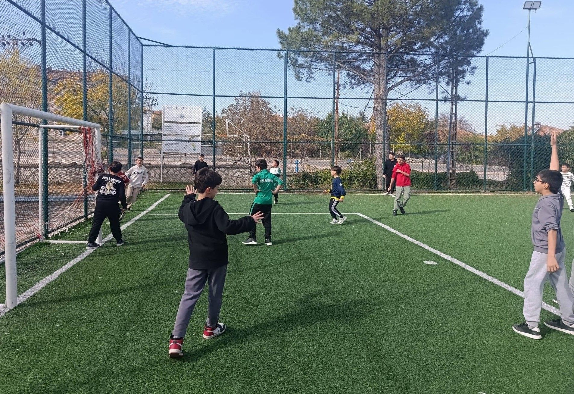 Çocuklar Kur’an Kursunda Hem Öğreniyor Hem Eğleniyor (1)