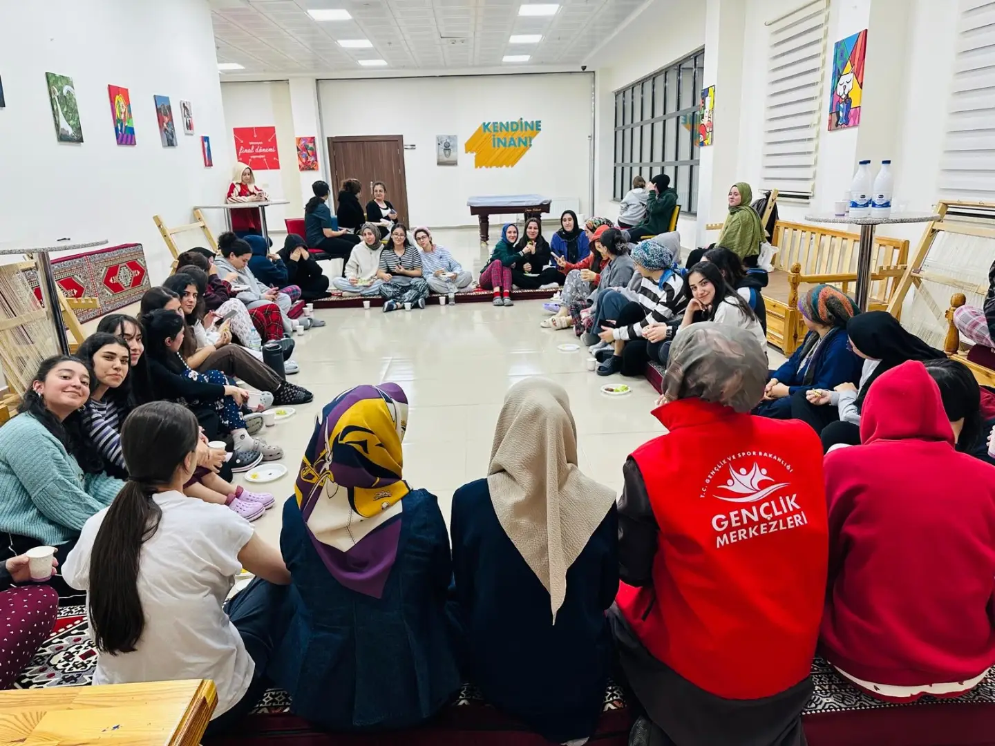 🌿 Değerler Atölyesi’nde Gönül Gönüle Buluştuk! 💚Fatma Bacı Yurdu Öğrencilerimizle Değerler At (2)