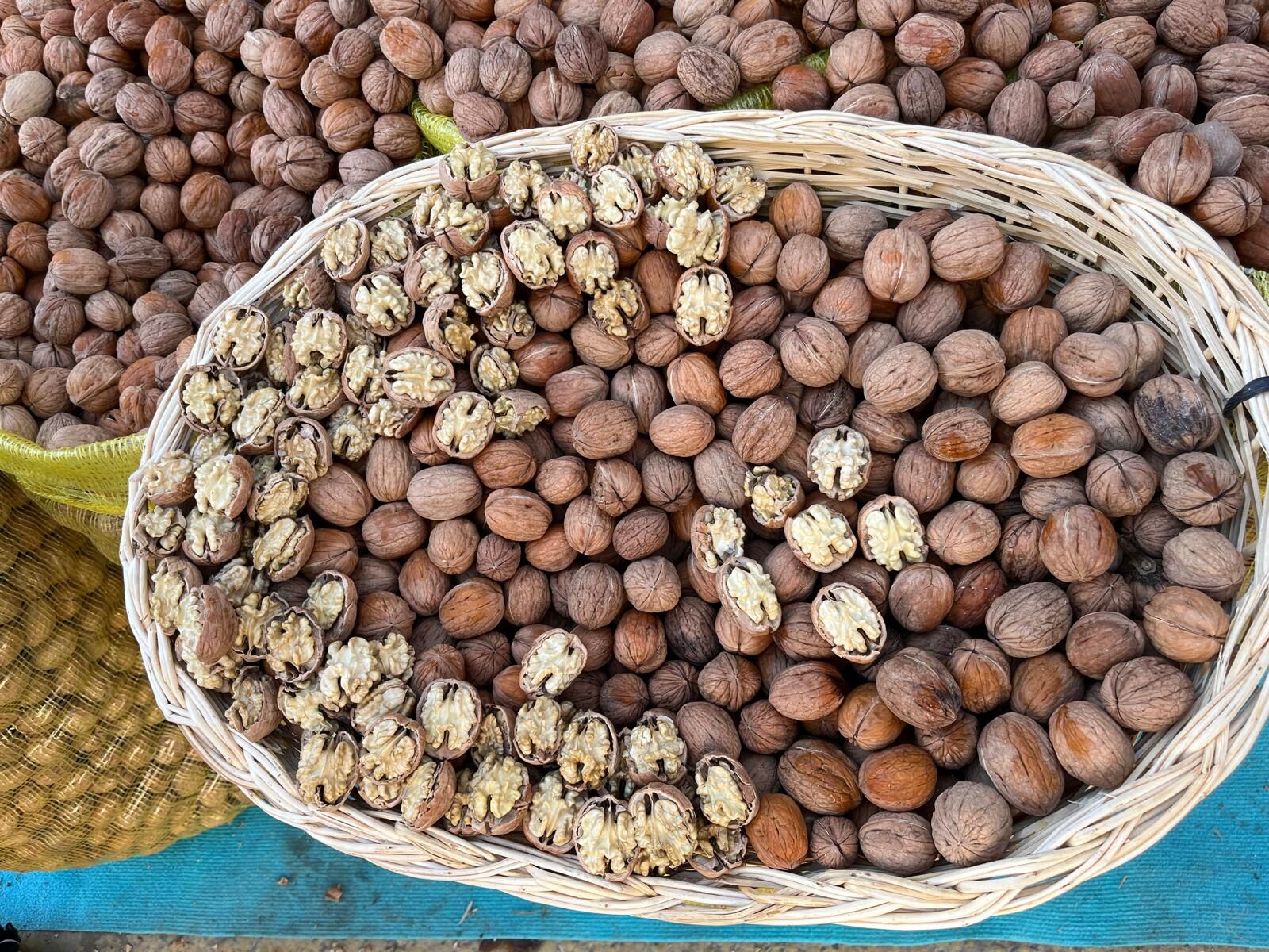 Kaman’da Ceviz Tezgâhları Doldu Taştı! Tezgâhlardaki Sözler Gülümsetti (9)