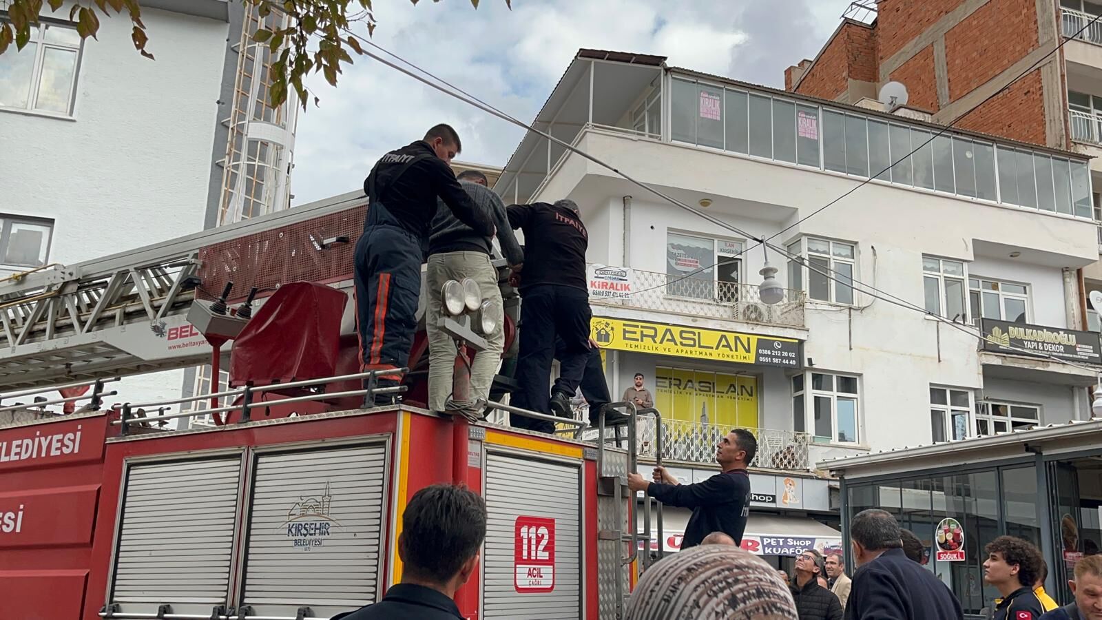 Kırşehir Ahi Çarşısı’nda Ekiplerin Müdahalesiyle Bir Kişi Kurtarıldı (6)