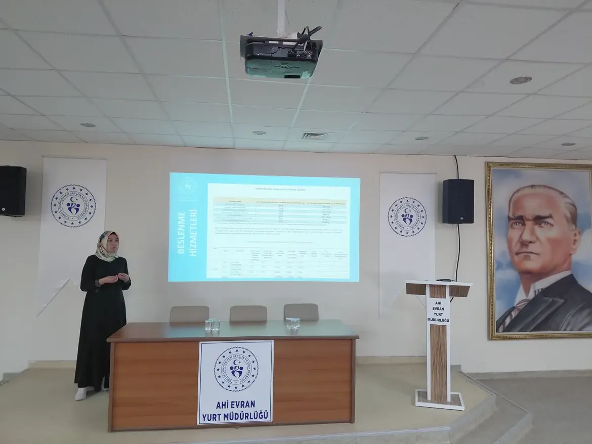 Kırşehir Ahi Yurdu’nda Personele Beslenme Hizmetleri Eğitimi Verildi 1 (2)
