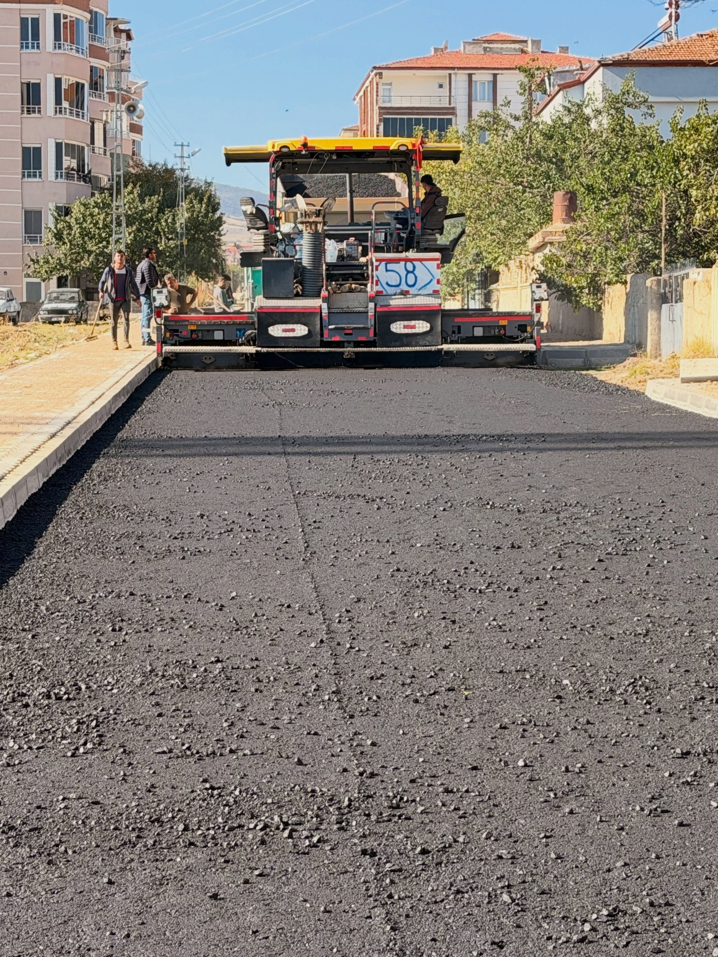 Kırşehir Çiçekdağı’nda Caddeler Sıcak Asfaltla Buluşacak 2