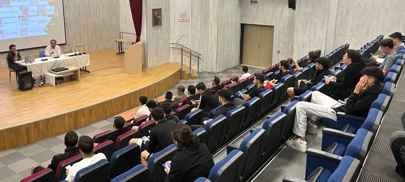 Kırşehir Neşet Ertaş Yurdu’nda Dijital Bilgi Yarışması (2)