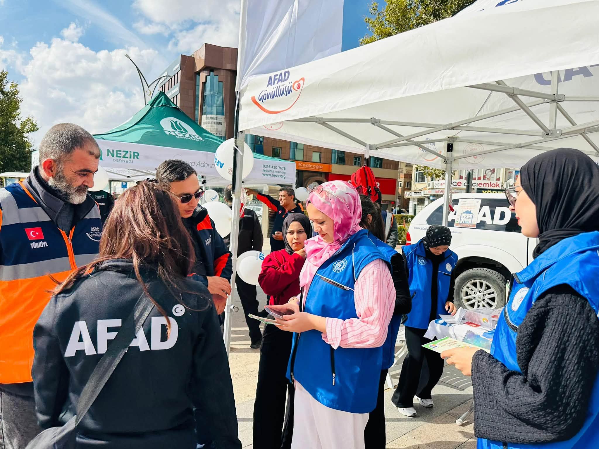 Kırşehir’de Afad Standında Afet Risklerine Karşı Farkındalık Oluşturuldu 1