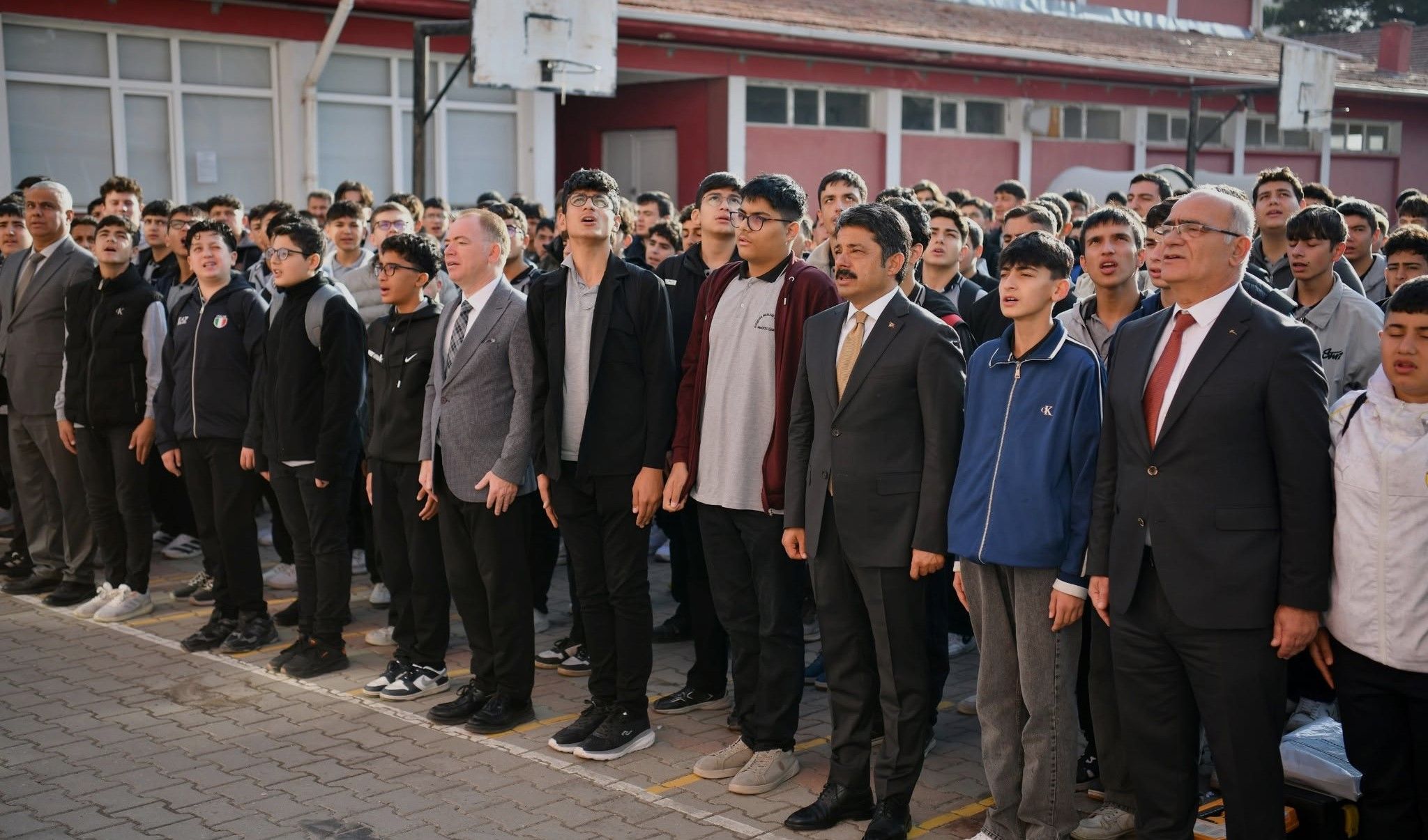 Kırşehir'de Ahi̇ Nefesi̇ Sevinci! Vali Demiryürek Başarılı Öğrenci Ve Öğretmenleri Ödüllendirdi (13)