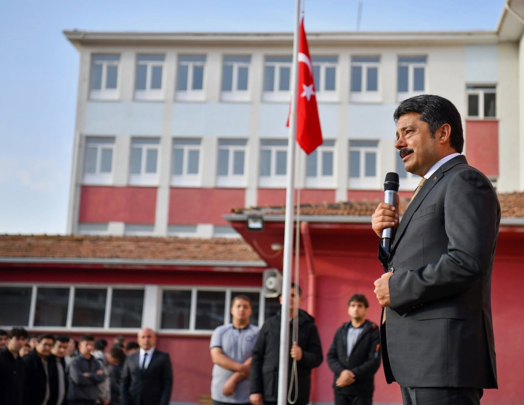 Kırşehir'de Ahi̇ Nefesi̇ Sevinci! Vali Demiryürek Başarılı Öğrenci Ve Öğretmenleri Ödüllendirdi (14)