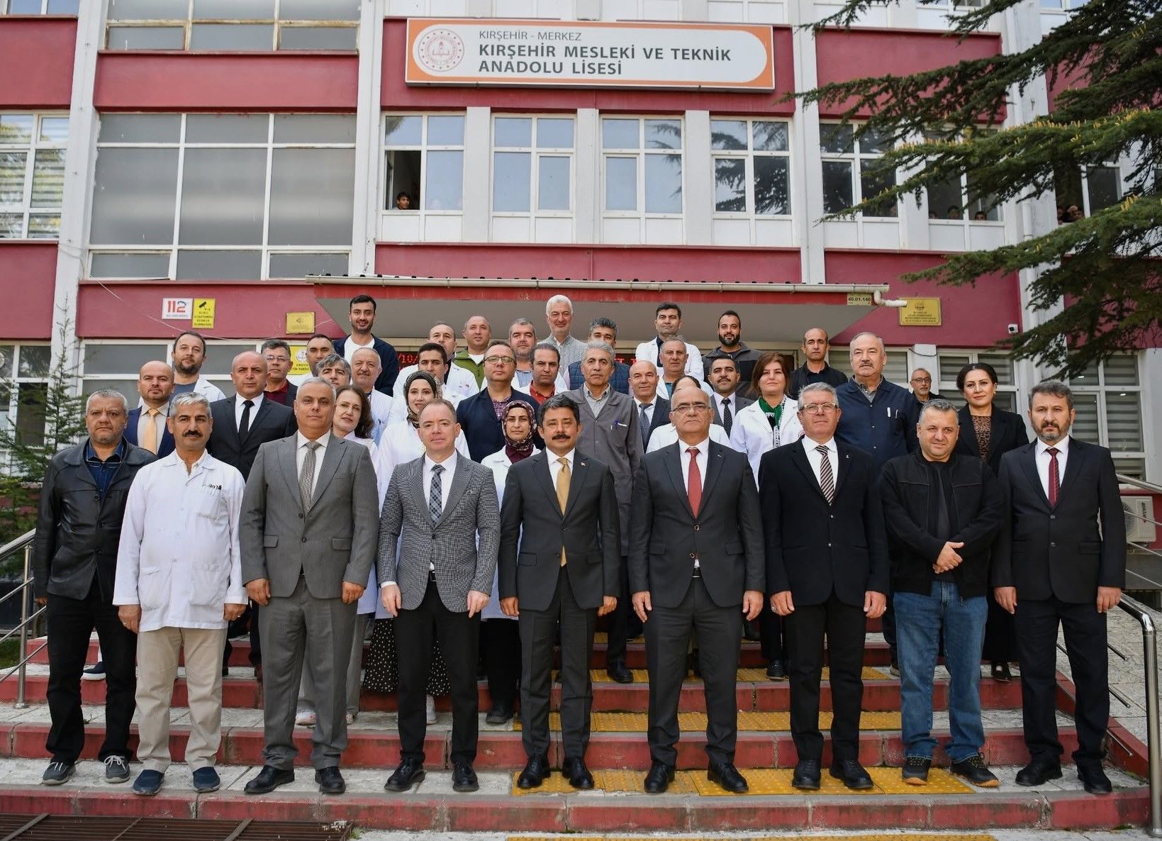 Kırşehir'de Ahi̇ Nefesi̇ Sevinci! Vali Demiryürek Başarılı Öğrenci Ve Öğretmenleri Ödüllendirdi (9)
