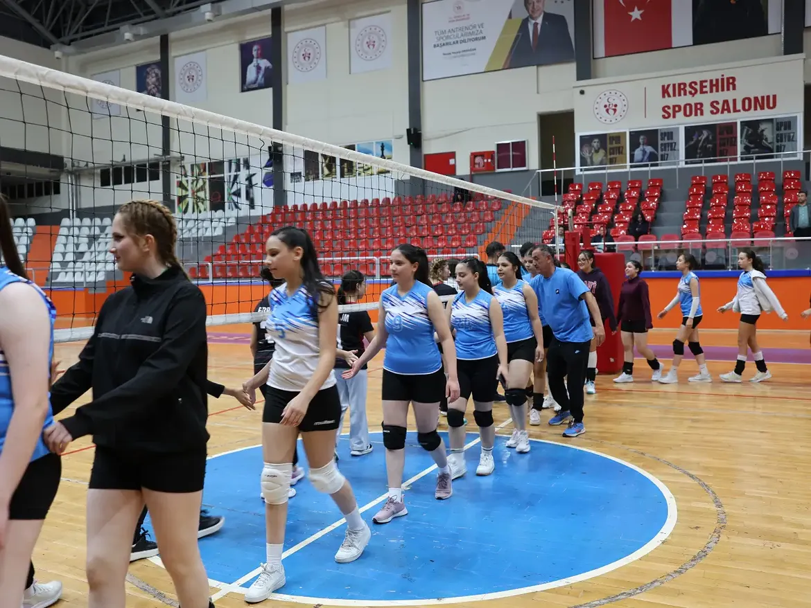 Kırşehir’de Amatör Spor Haftası’nda Voleybol Heyecanı 2